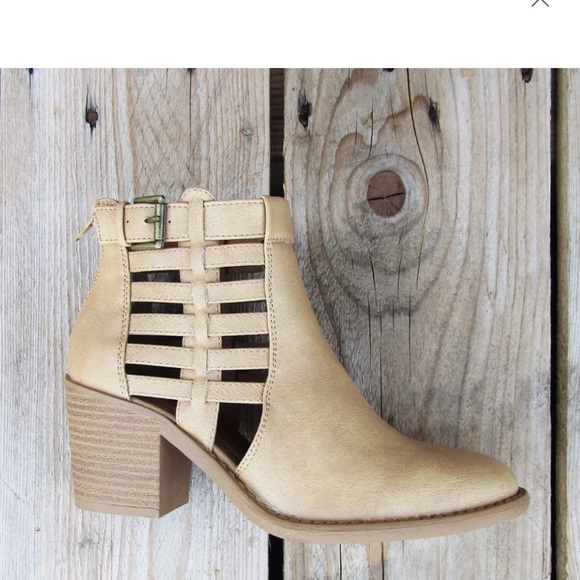 Caged Ankle Boots With Buckle - Picture 3 of 8